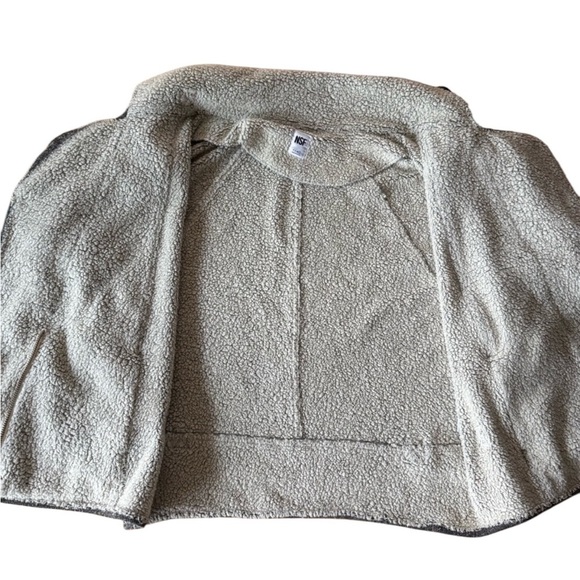 NSF Fleece Cut Off Jacket Gray Large Distressed Raw Edge Zip Closure - Picture 5 of 8